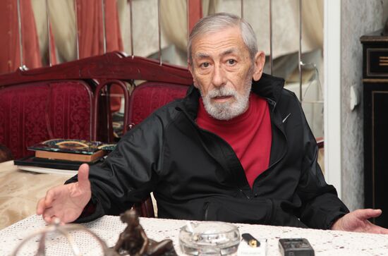 Vakhtang Kikabidze gives interview