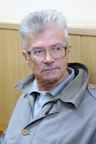 Eduard Limonov called to witness stand