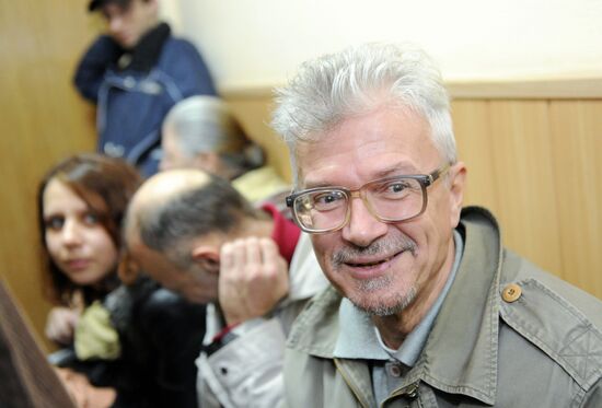 Eduard Limonov called to witness stand