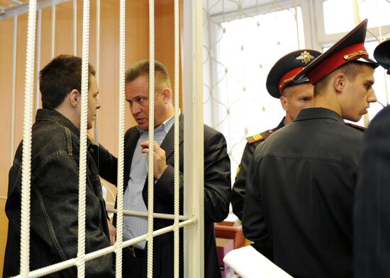 Eduard Limonov called to witness stand