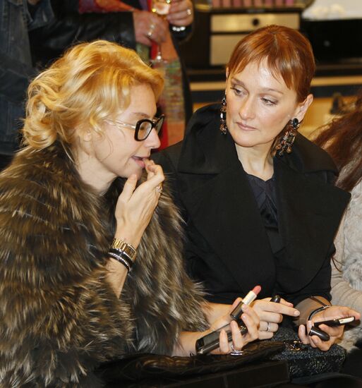 Simonetta Ravizz presents furs collection