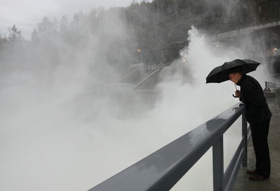 Shore spillway launched at Sayano–Shushenskaya Dam