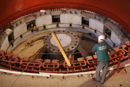 Shore spillway launched at Sayano–Shushenskaya Dam