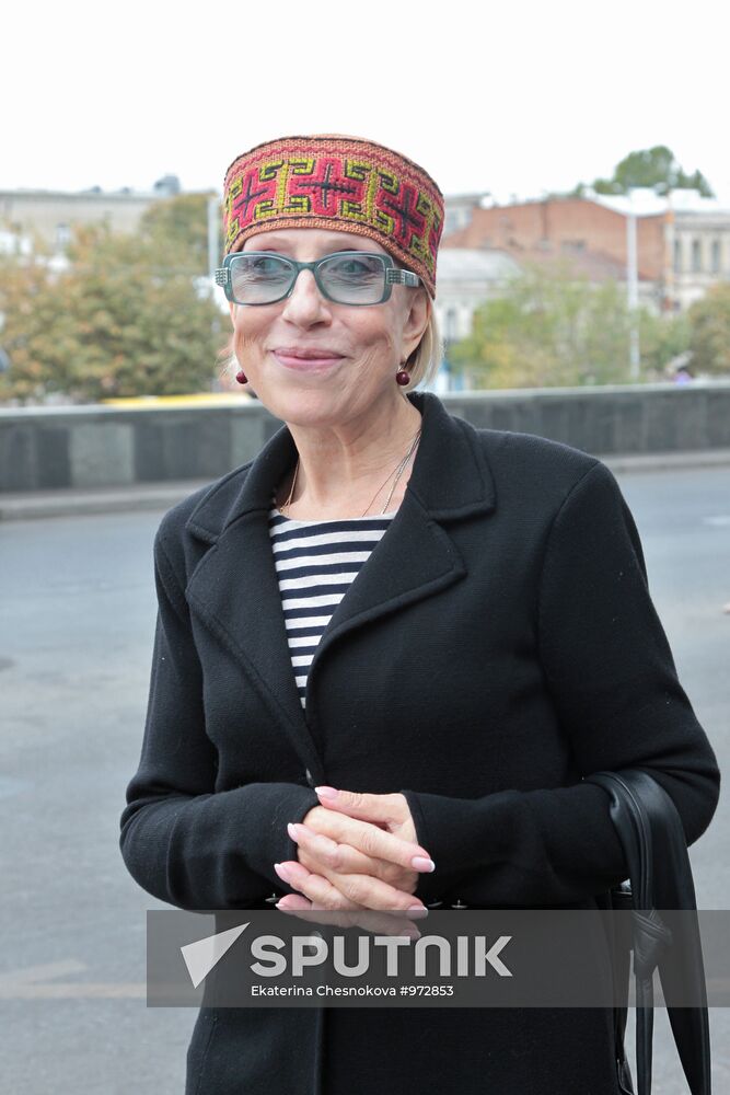 Filming of Lyubov S Aktsentom in Tbilisi