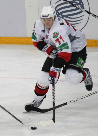 KHL Hockey: Dynamo Moscow vs. Tractor