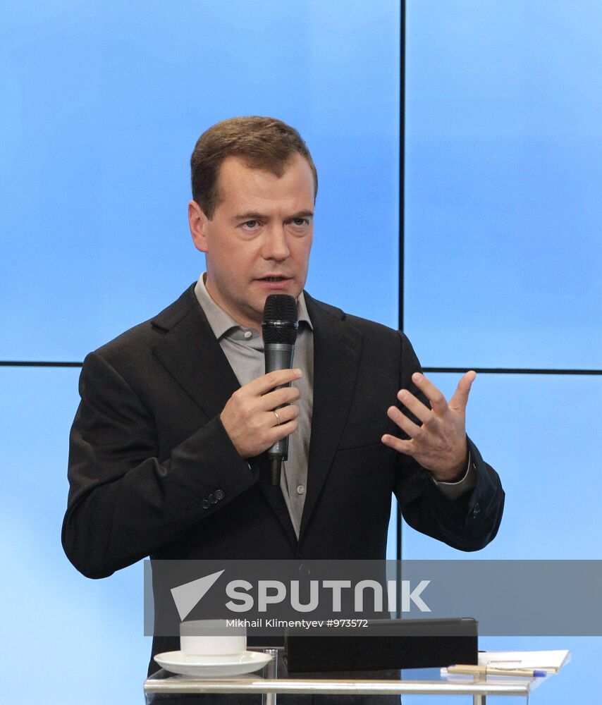 Dmitry Medvedev meets with his supporters