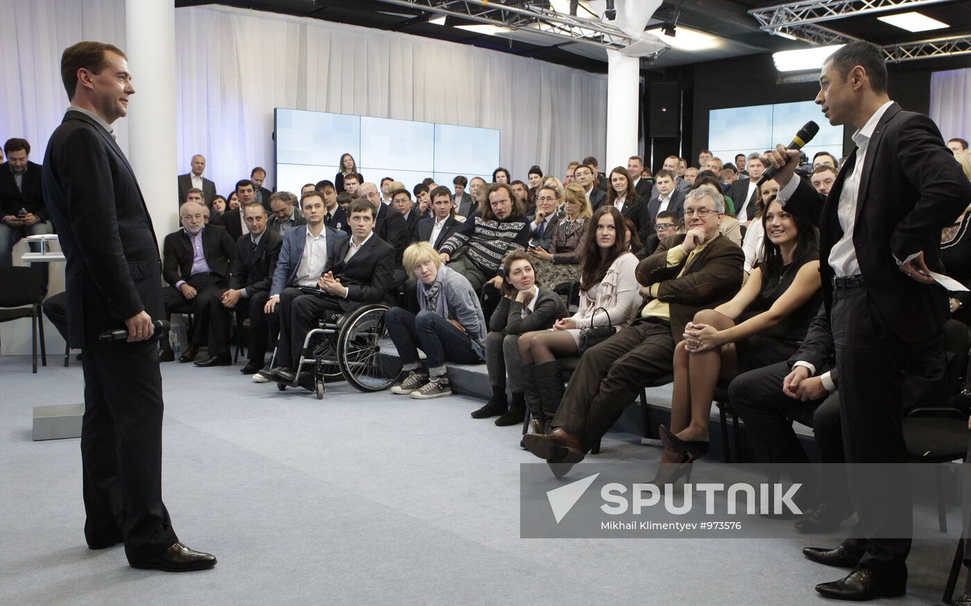 Dmitry Medvedev meets with his supporters