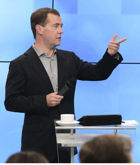 Dmitry Medvedev meets with his supporters