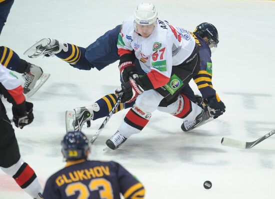 Hockey. KHL. Atlant vs. Traktor