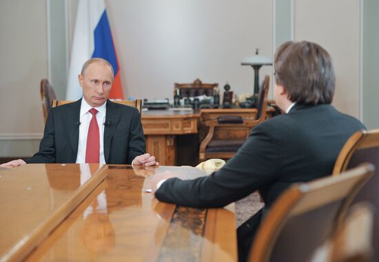 Vladimir Putin gives interview to Russia's central TV channels