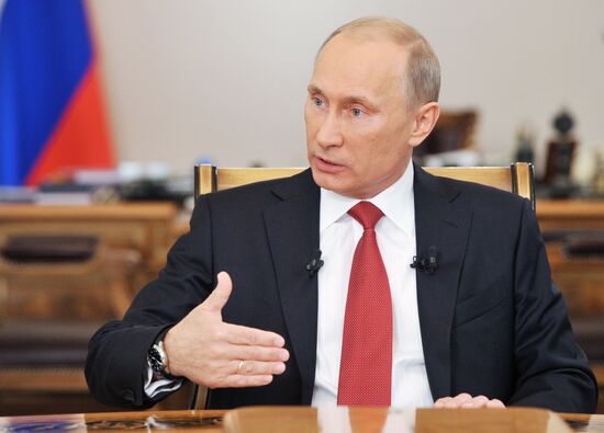 Vladimir Putin gives interview to Russia's central TV channels