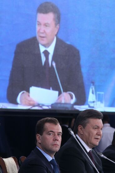 Dmitry Medvedev attends inter-regional economic forum