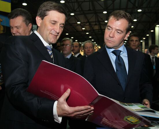 Dmitry Medvedev attends economic forum in Donetsk