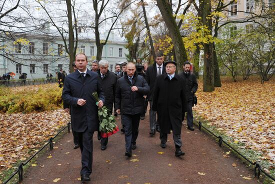 Vladimir Putin on working trip to North Western Federal District