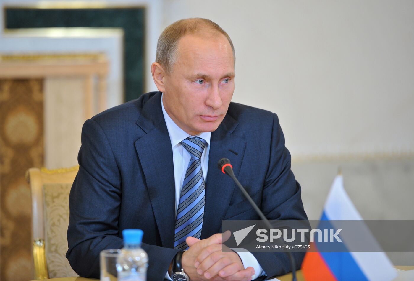 Vladimir Putin on working trip to North Western Federal District