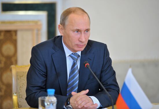 Vladimir Putin on working trip to North Western Federal District