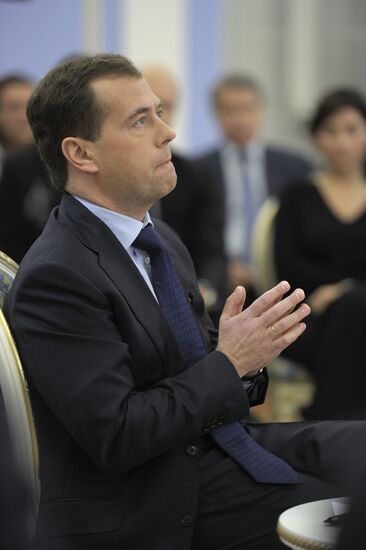 Dmitry Medvedev meets with members of Public Committee