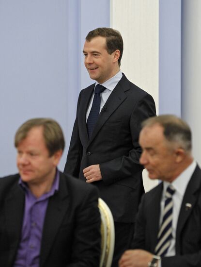 Dmitry Medvedev meets with members of Public Committee