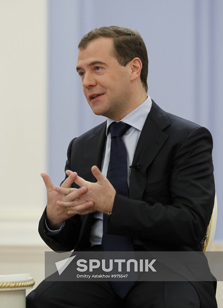 Dmitry Medvedev meets with members of Public Committee