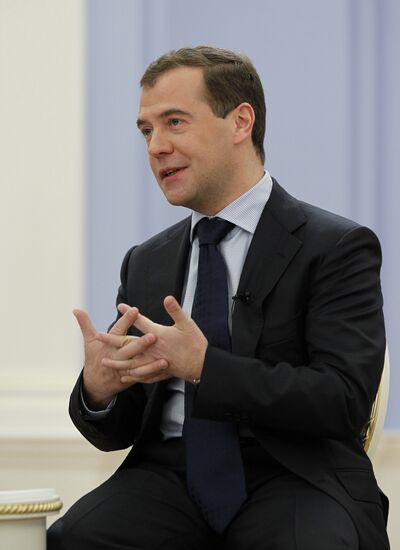 Dmitry Medvedev meets with members of Public Committee