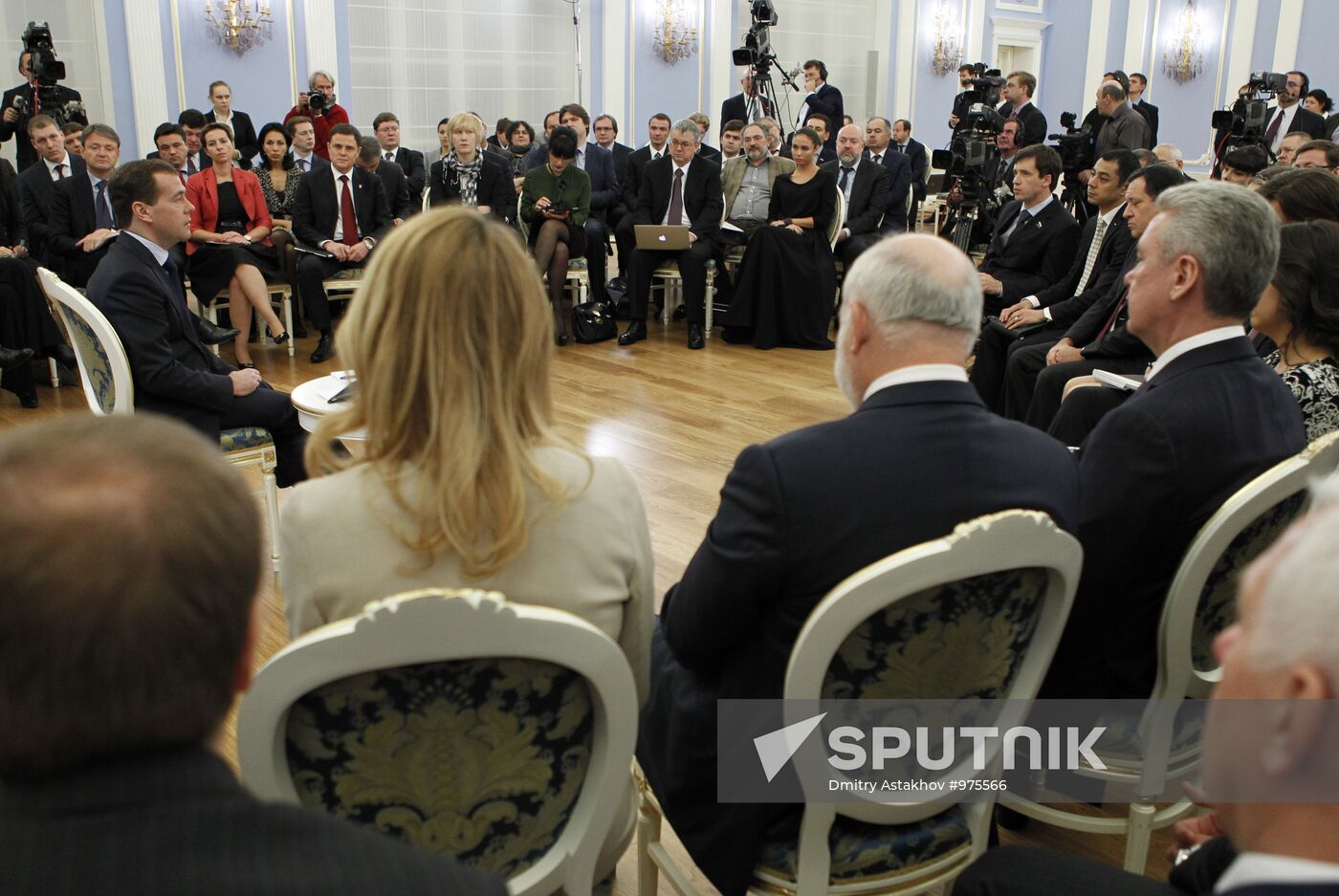 Dmitry Medvedev meets with members of Public Committee