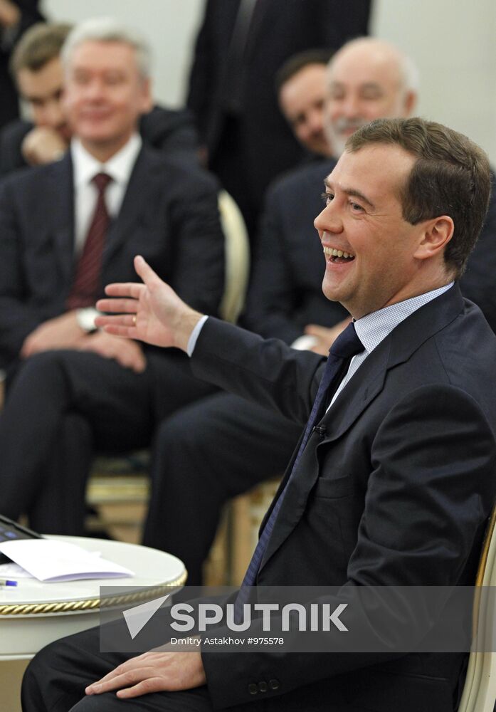 Dmitry Medvedev meets with members of Public Committee