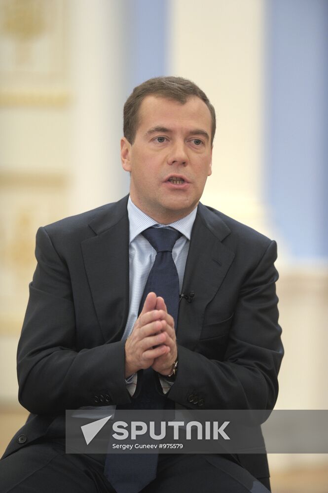 Dmitry Medvedev meets with members of Public Committee