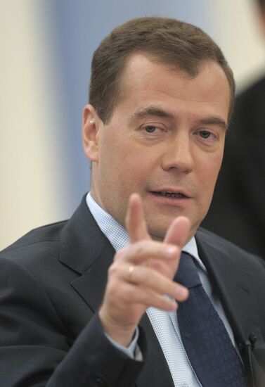 Dmitry Medvedev meets with members of Public Committee
