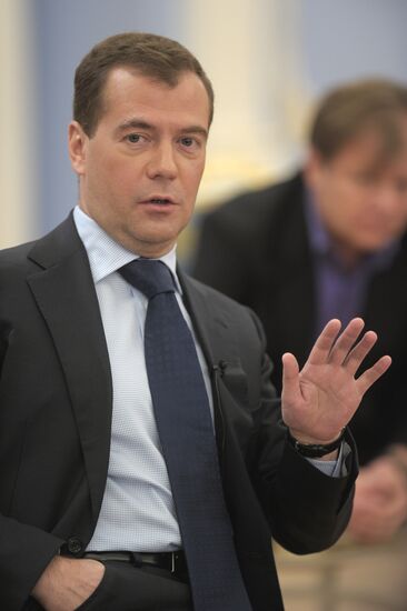 Dmitry Medvedev meets with members of Public Committee