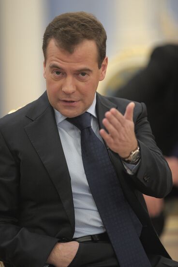 Dmitry Medvedev meets with members of Public Committee