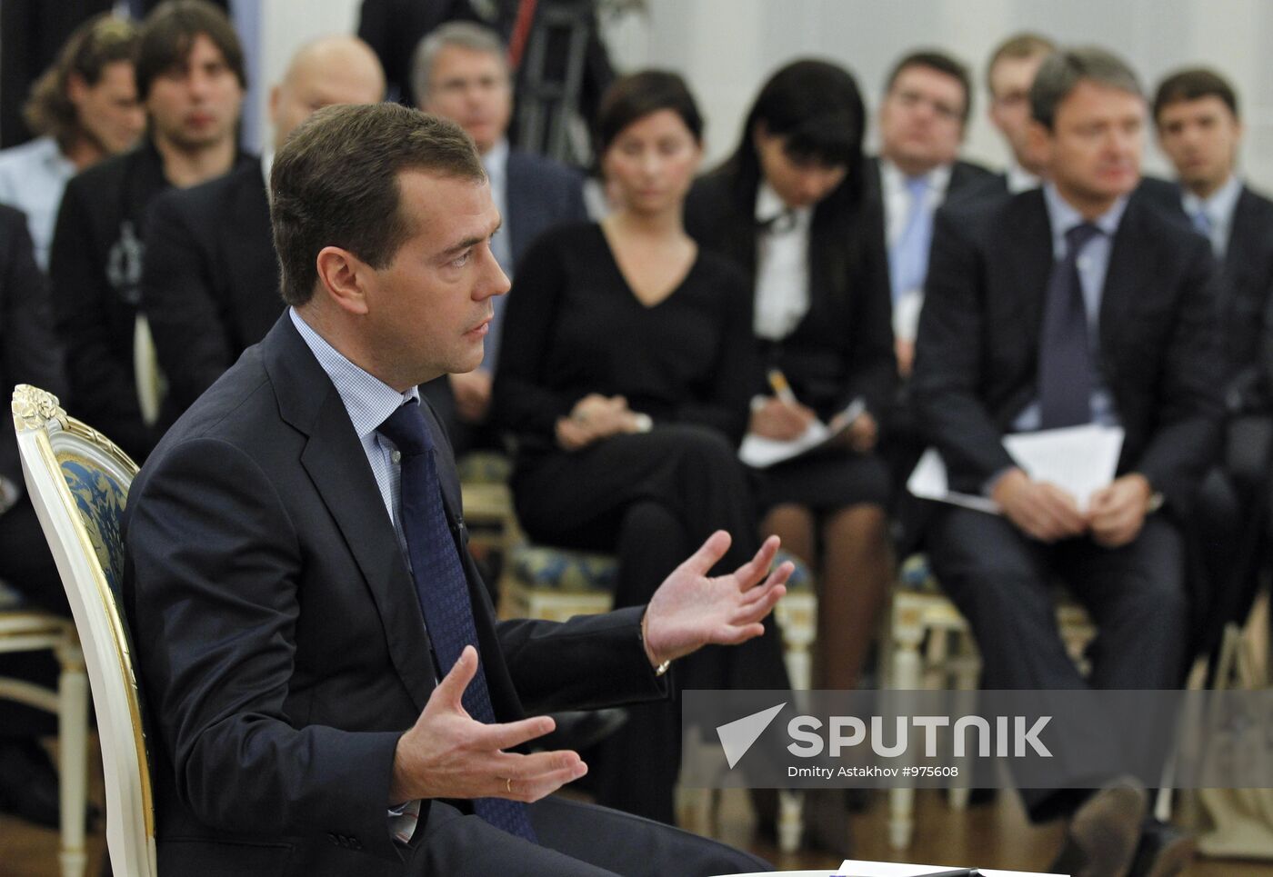 Dmitry Medvedev meets with members of Public Committee