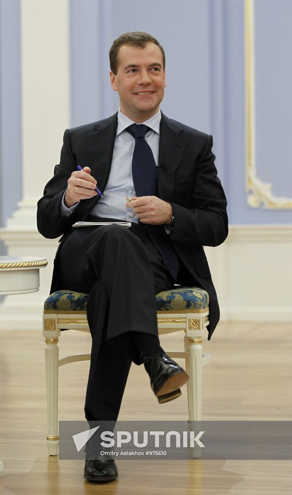 Dmitry Medvedev meets with members of Public Committee