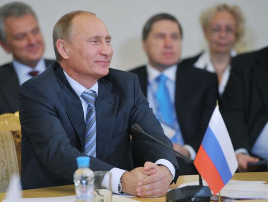 Vladimir Putin on working trip to North Western Federal District