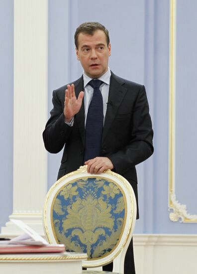 Dmitry Medvedev meets with members of Public Committee