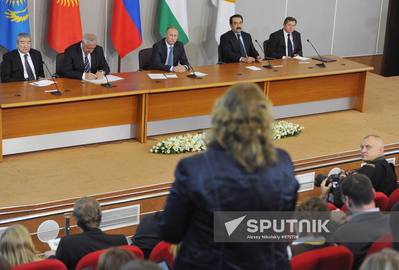 Vladimir Putin on working trip to North Western Federal District