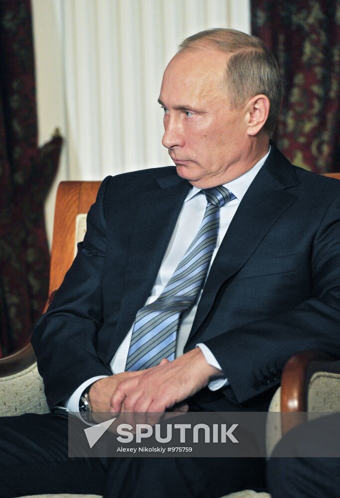 Vladimir Putin on working trip to North Western Federal District