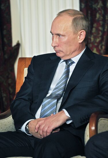Vladimir Putin on working trip to North Western Federal District