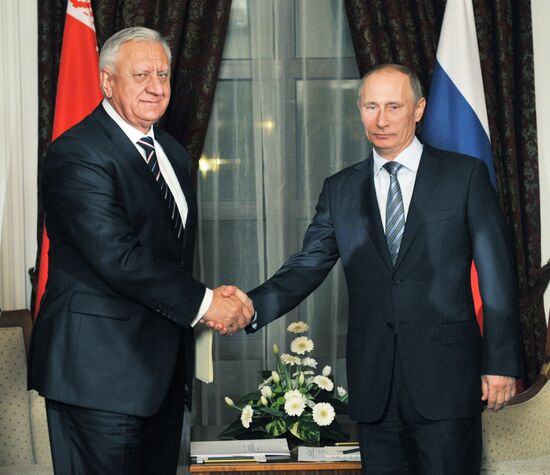 Vladimir Putin on working trip to North Western Federal District