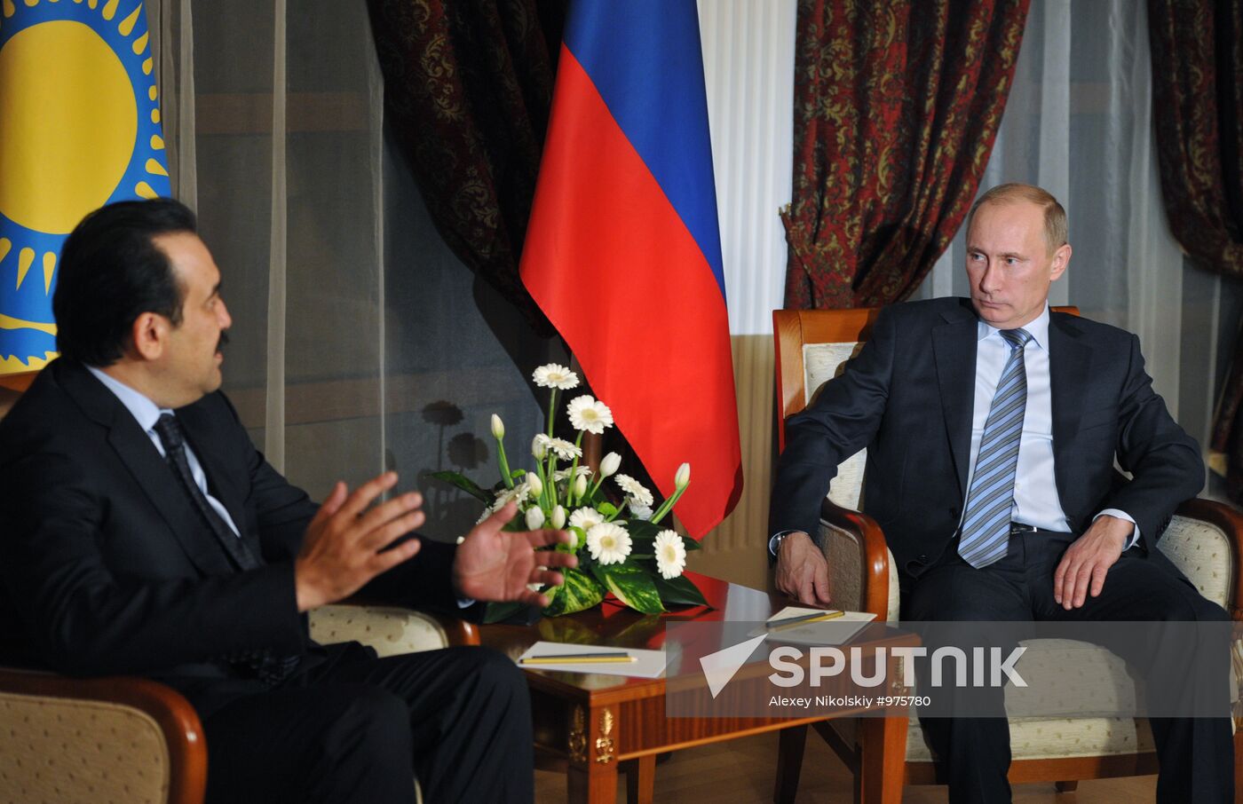 Vladimir Putin on working trip to North Western Federal District