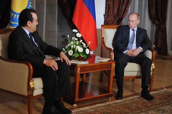 Vladimir Putin on working trip to North Western Federal District