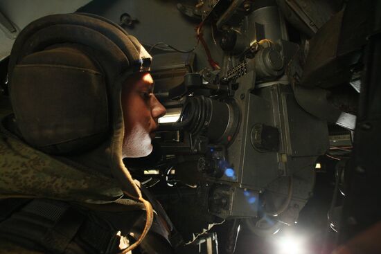 Marines air-assault regiment takes part in weapons practice