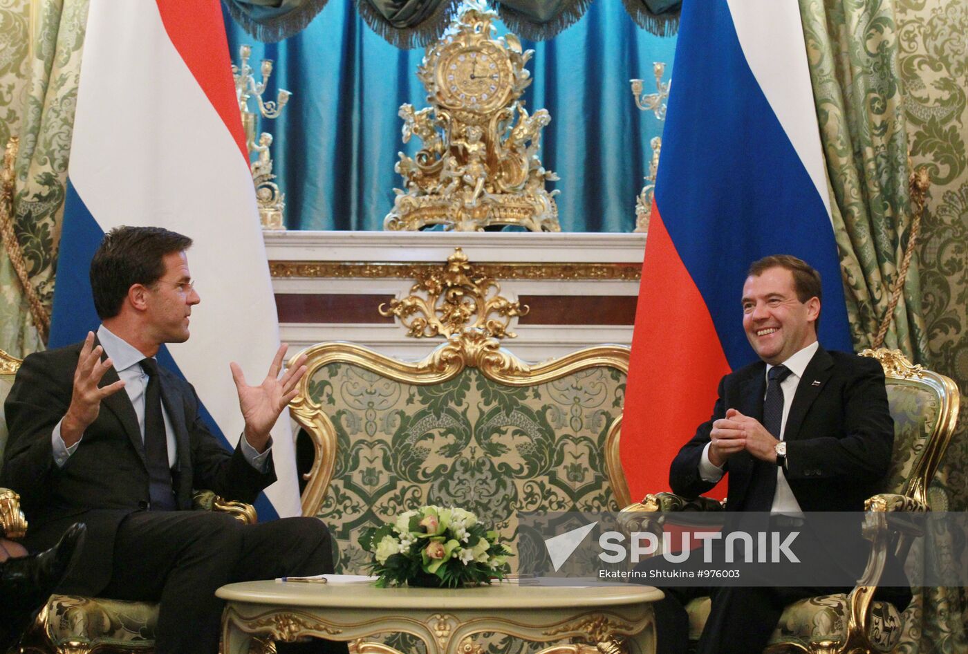 Dmitry Medvedev and Mark Rutte hold talks