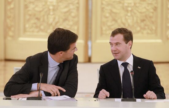 Dmitry Medvedev and Mark Rutte hold talks