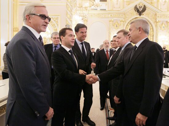 Dmitry Medvedev and Mark Rutte hold talks