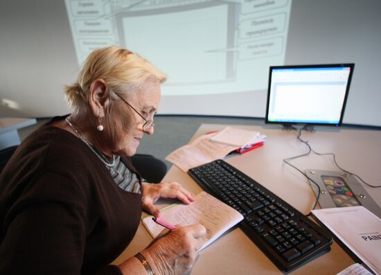 Computer literacy courses for pensioners in Kaliningrad