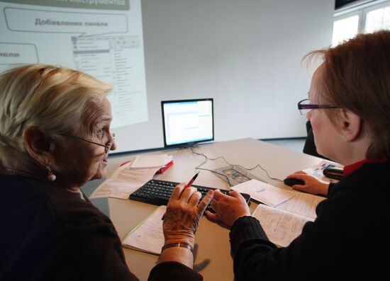 Computer literacy courses for pensioners in Kaliningrad