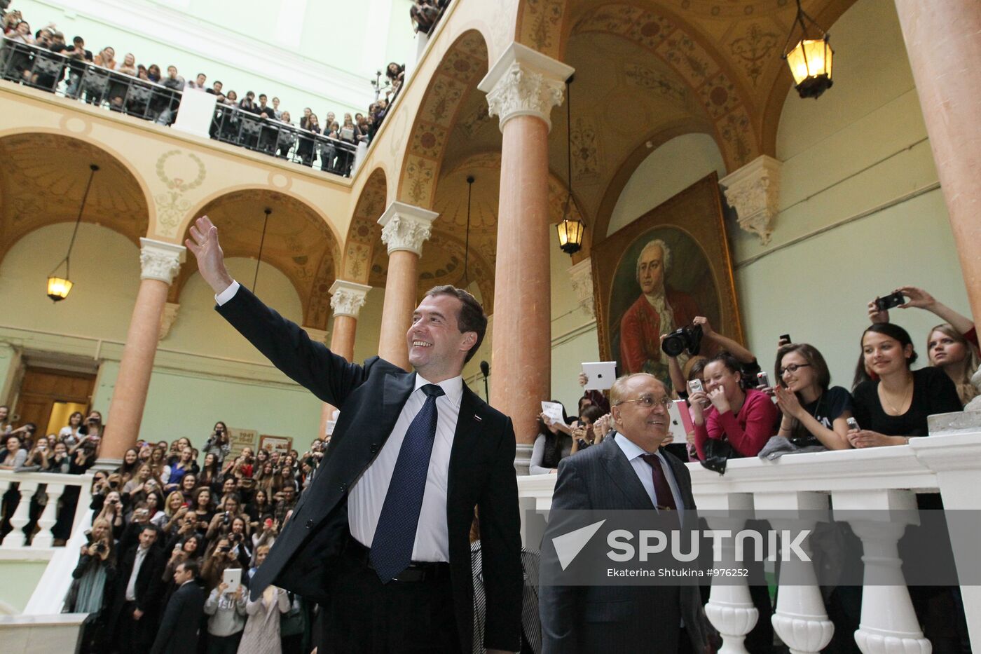 Dmitry Medvedev meets with youth studying journalism at MSU
