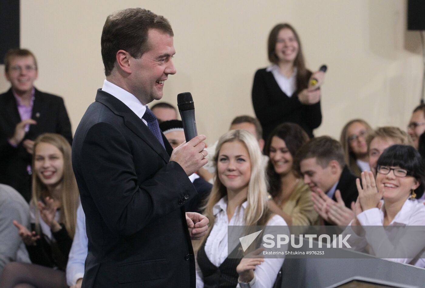 Dmitry Medvedev meets with youth studying journalism at MSU