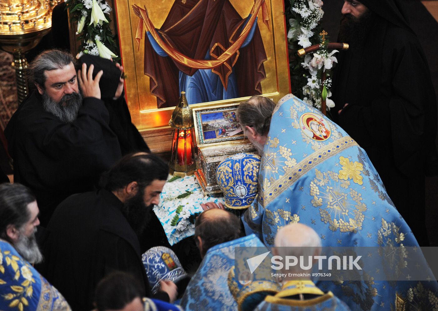Sash of the Blessed Virgin arrives in St. Petersburg