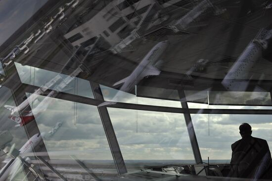 Air traffic control at Domodedovo airport